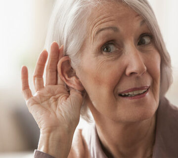 کم شنوایی و ارتباط با الزایمر