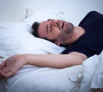 علت حرف زدن در خواب